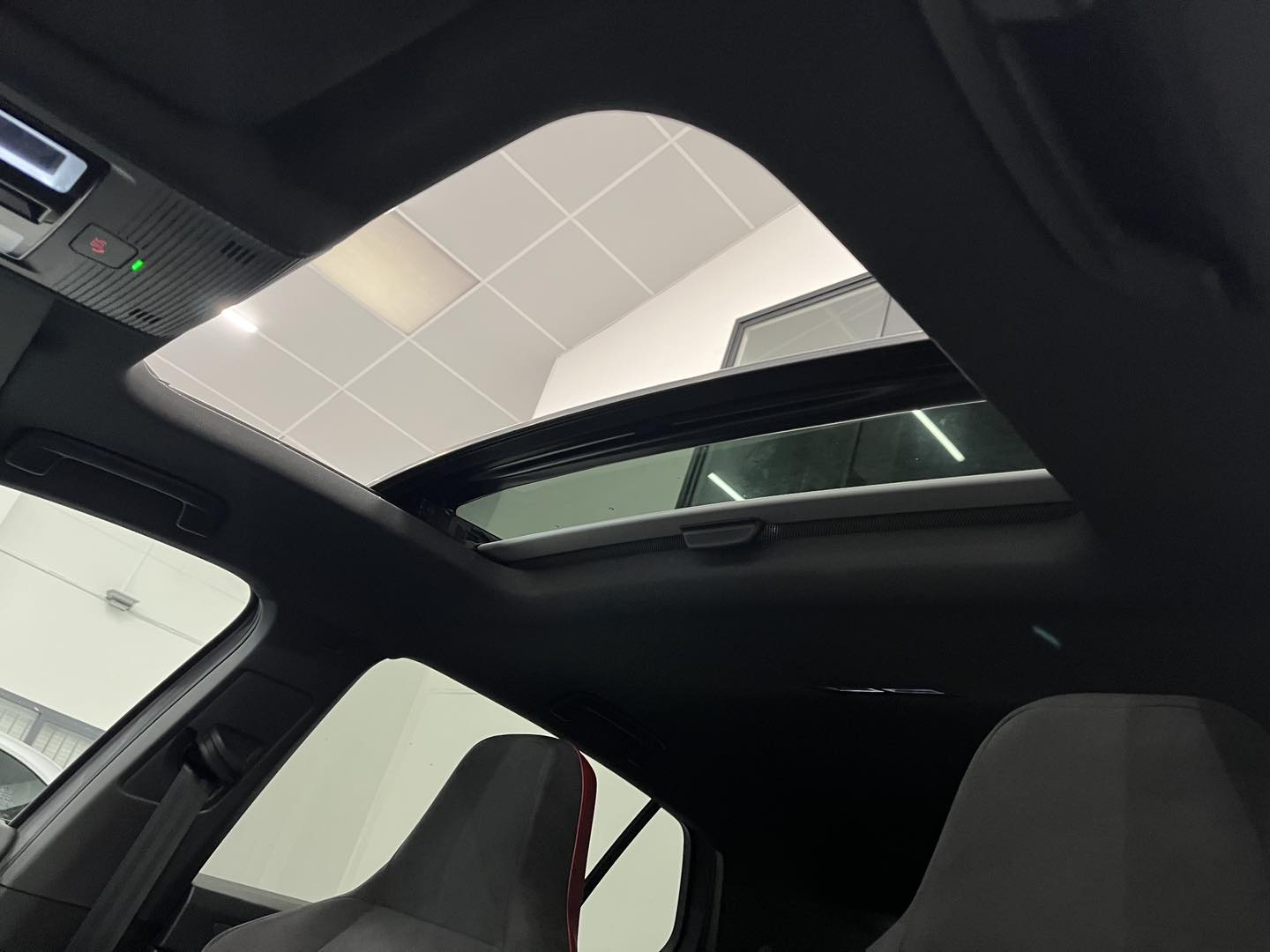 VOLKSWAGEN GOLF 8 2.0 TSI 300 GTI