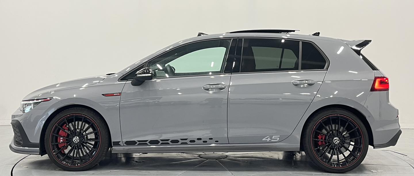 VOLKSWAGEN GOLF 8 2.0 TSI 300 GTI