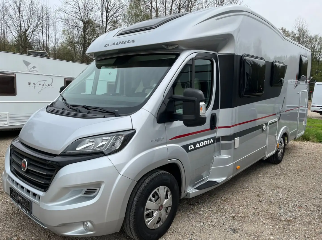 Wohnmobil Adria Matrix 670 SL Platinum