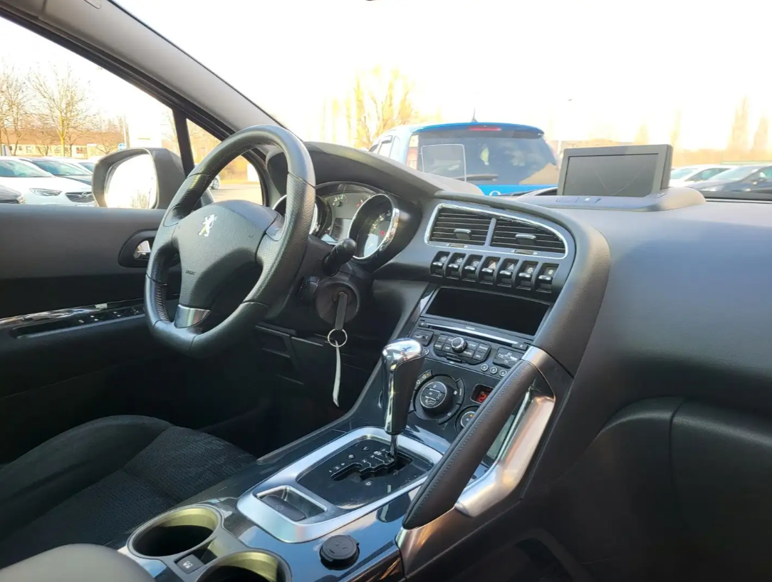 Peugeot 3008 Allure 1.6T Panoramadach