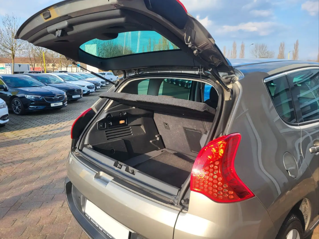 Peugeot 3008 Allure 1.6T Panoramadach