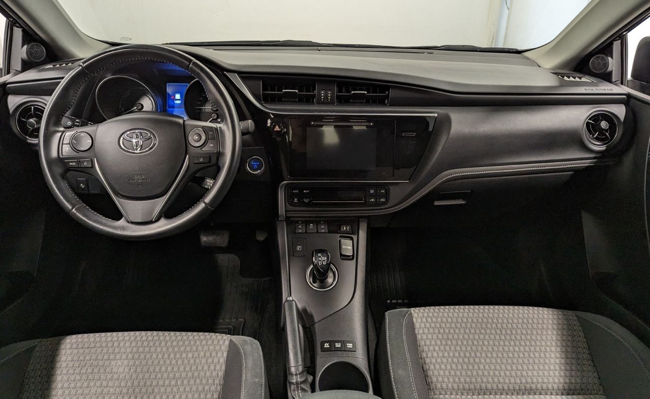 Toyota Auris Hybrid 136h Design Business