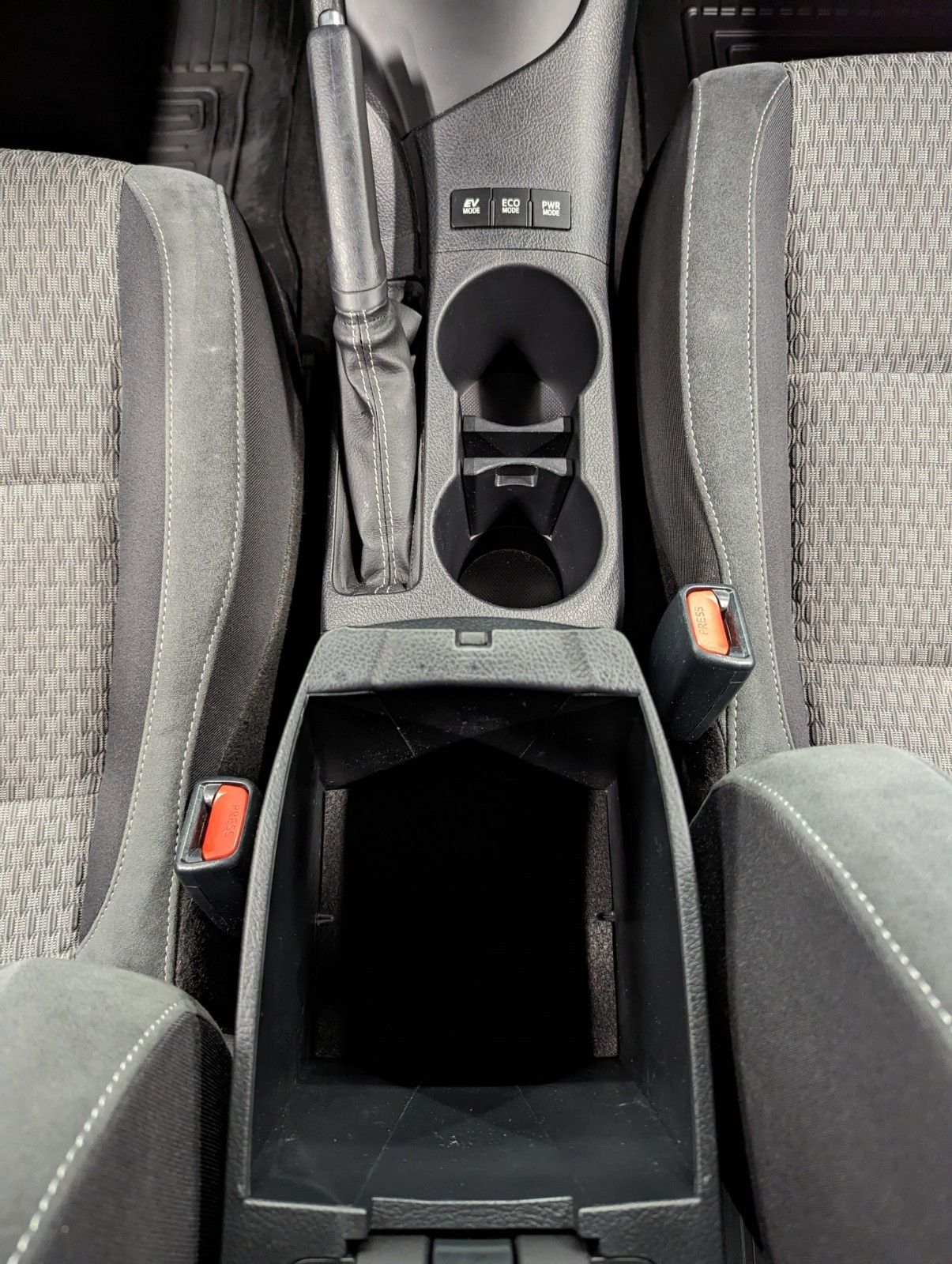 Toyota Auris Hybrid 136h Design Business