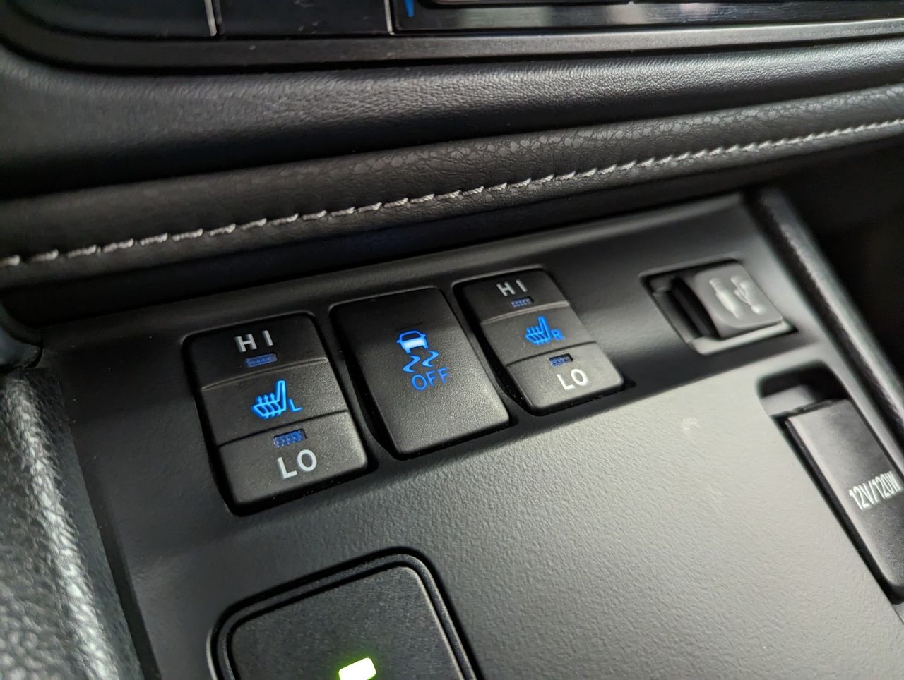Toyota Auris Hybrid 136h Design Business