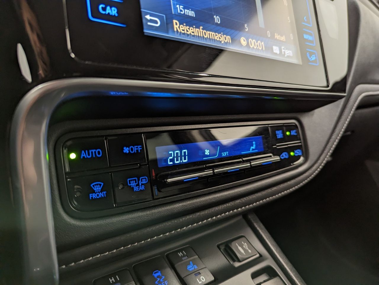 Toyota Auris Hybrid 136h Design Business