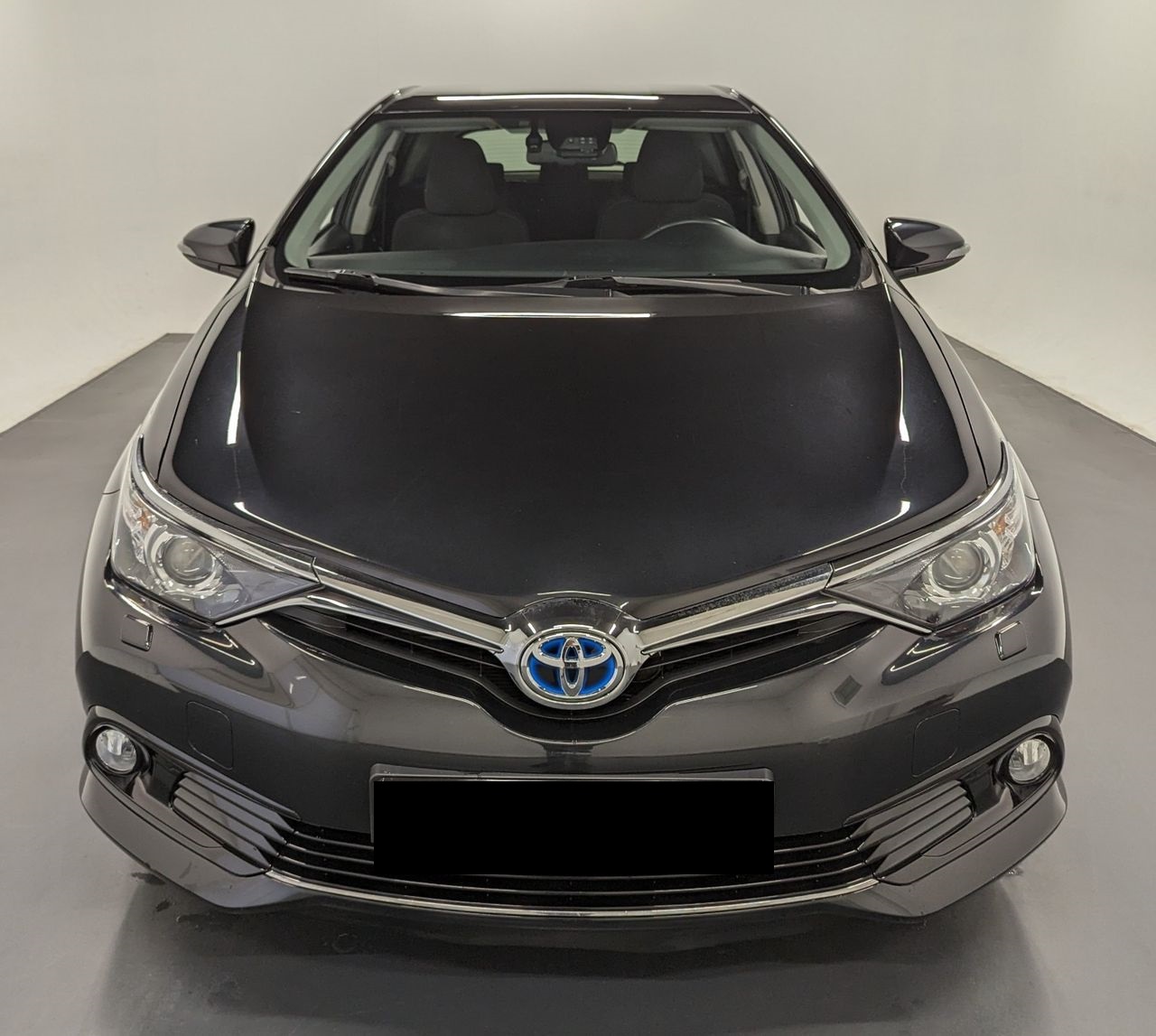 Toyota Auris Hybrid 136h Design Business