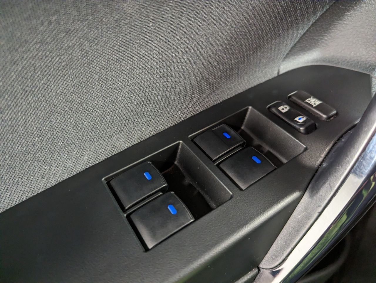 Toyota Auris Hybrid 136h Design Business