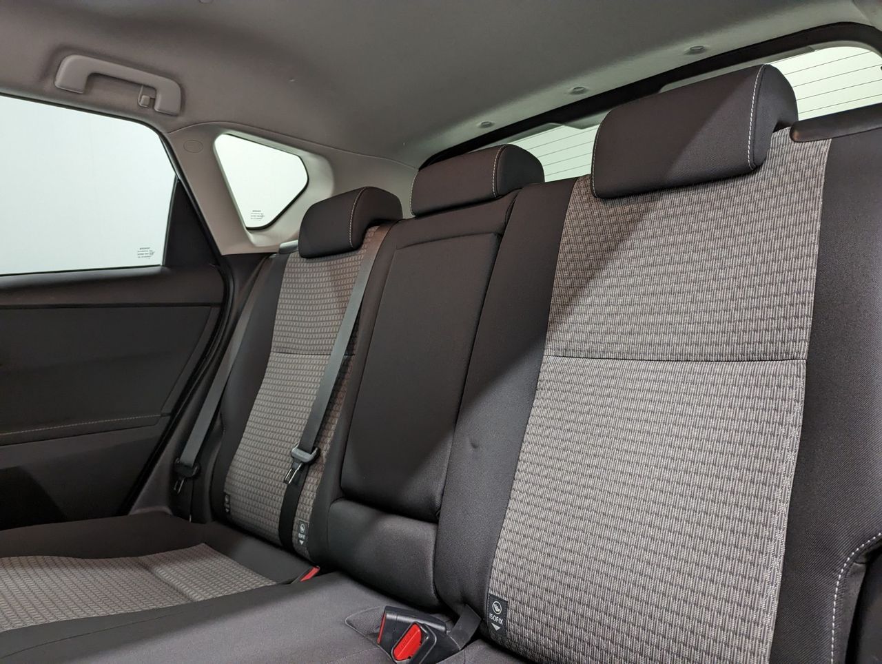 Toyota Auris Hybrid 136h Design Business