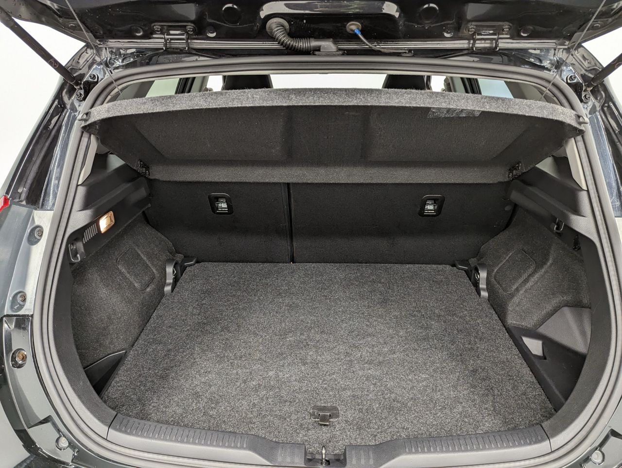 Toyota Auris Hybrid 136h Design Business