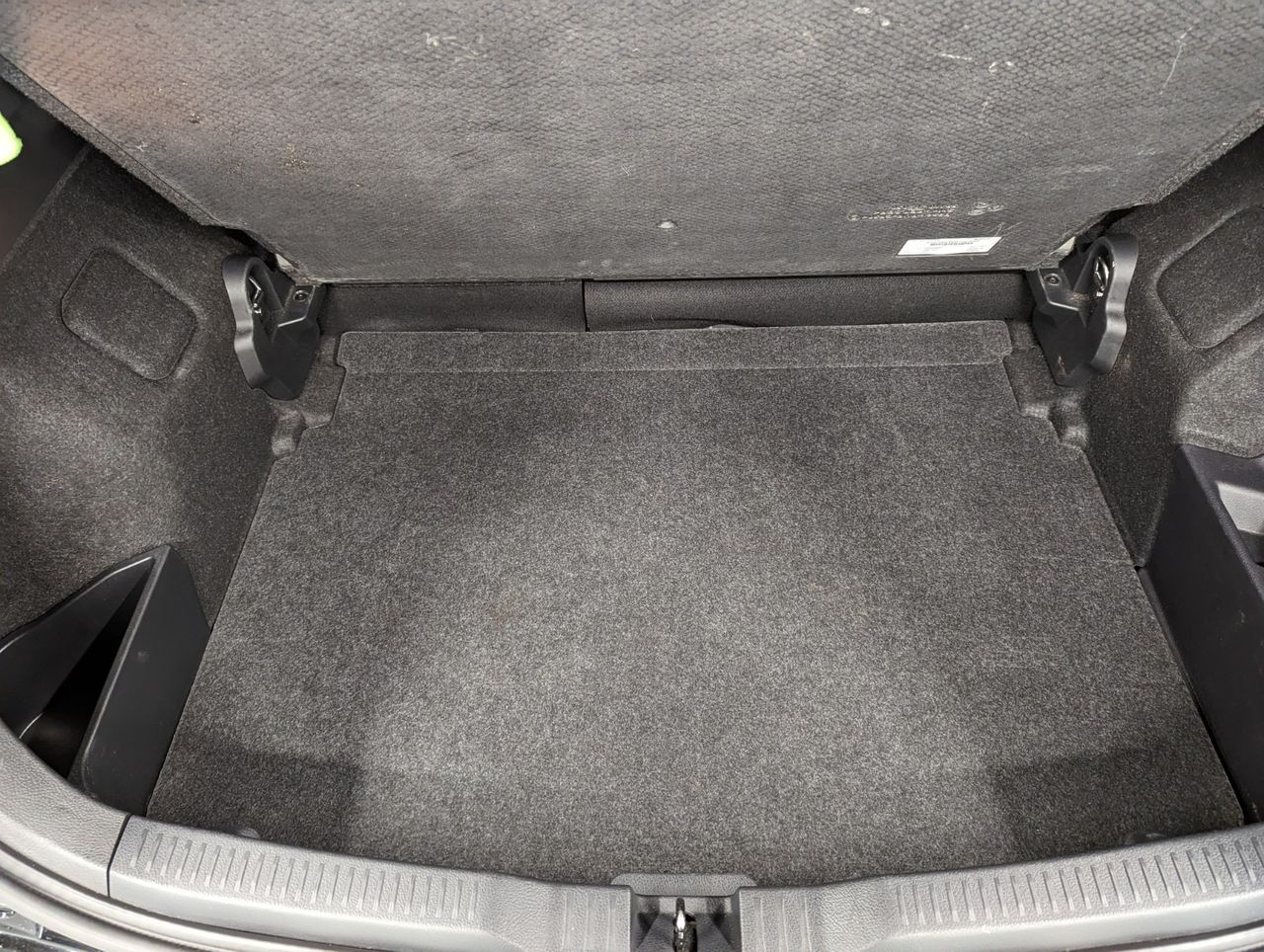 Toyota Auris Hybrid 136h Design Business