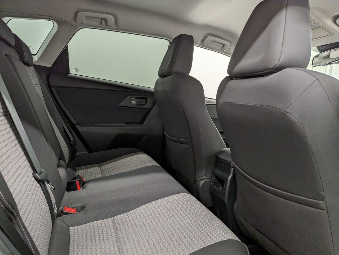 Toyota Auris Hybrid 136h Design Business