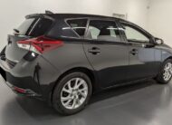 Toyota Auris Hybrid 136h Design Business