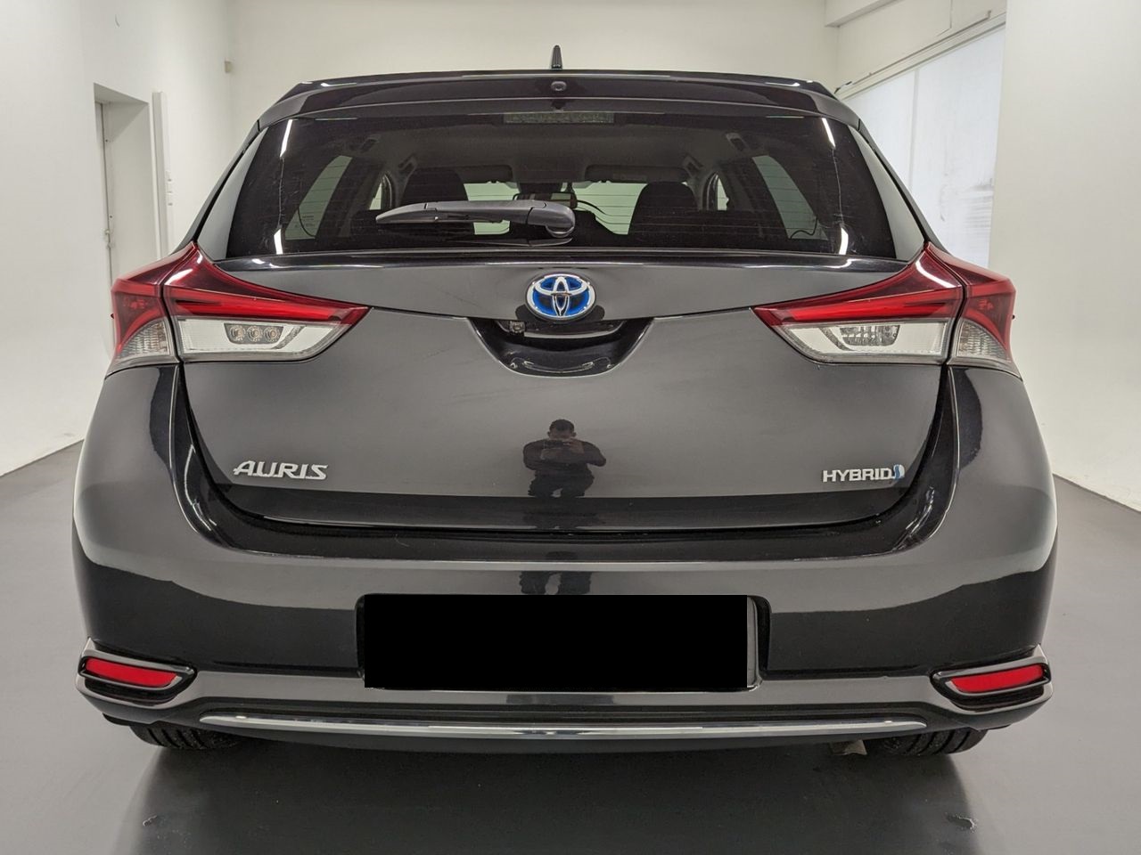 Toyota Auris Hybrid 136h Design Business