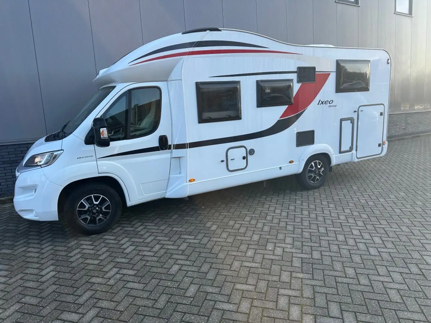 Wohnmobil Bürstner Ixeo Time